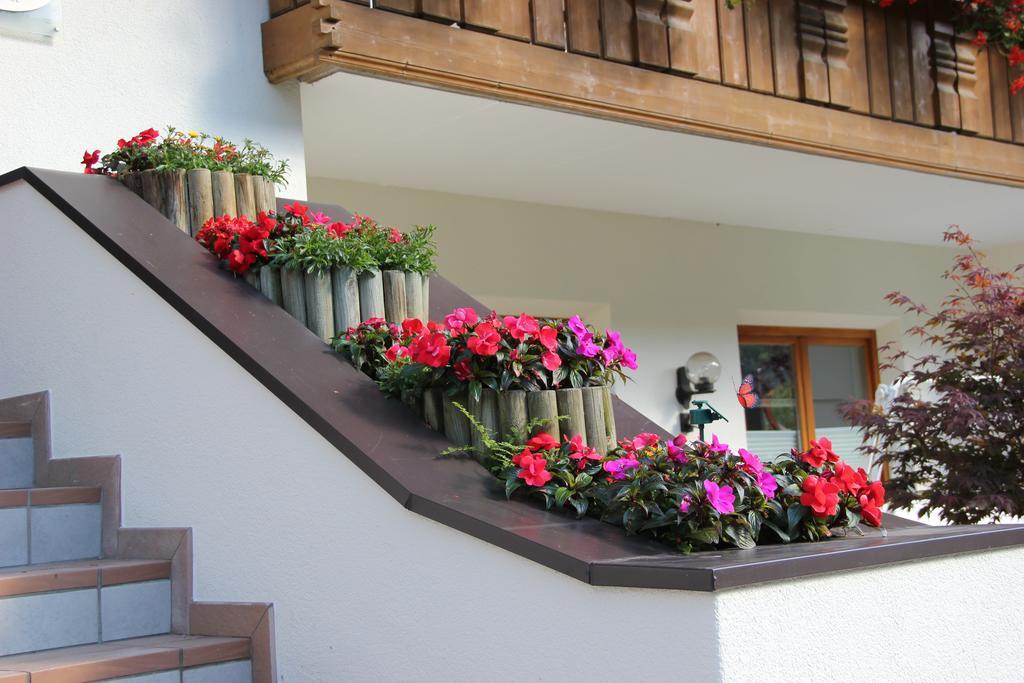 Aparthotel Garni Haus Hubertus Mals Buitenkant foto