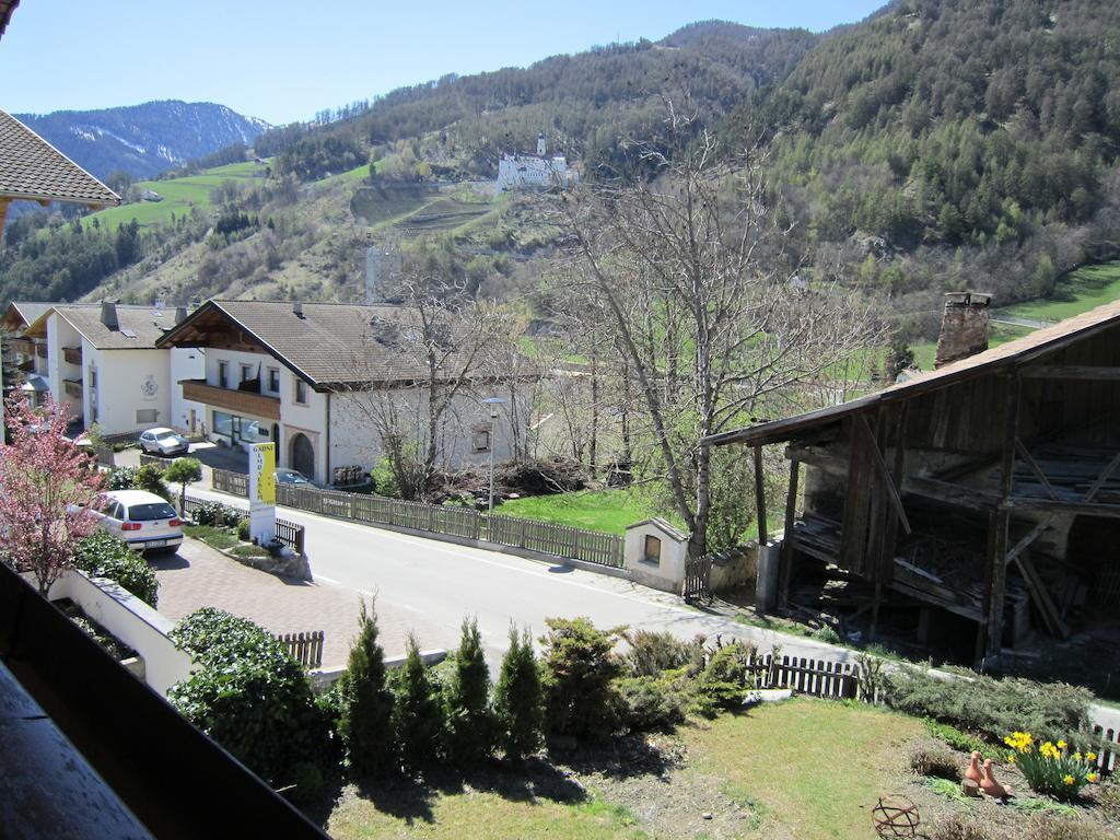 Aparthotel Garni Haus Hubertus Mals Buitenkant foto