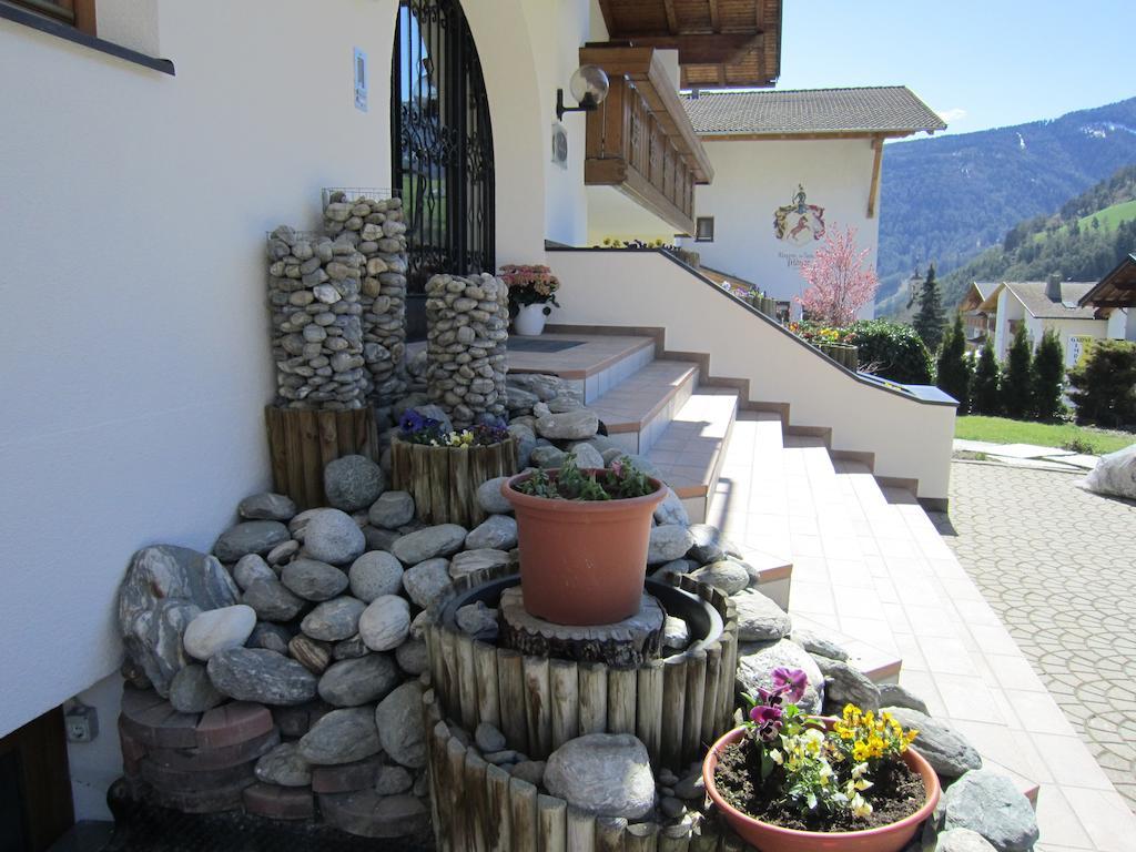 Aparthotel Garni Haus Hubertus Mals Buitenkant foto