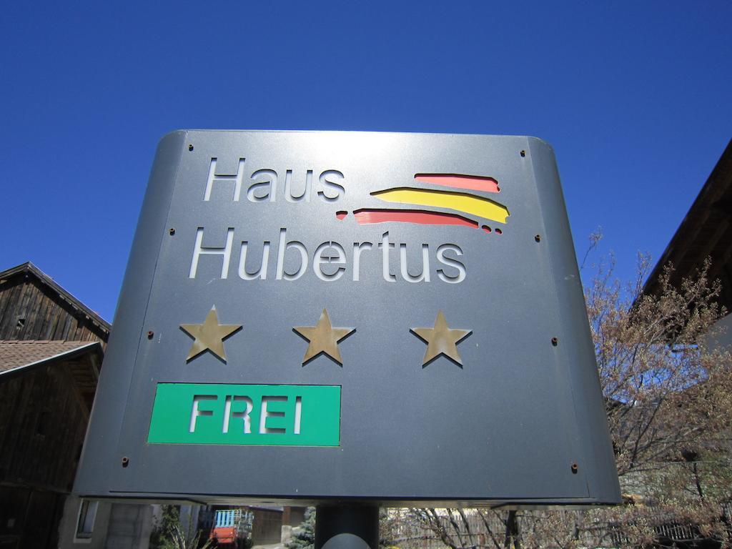 Aparthotel Garni Haus Hubertus Mals Buitenkant foto