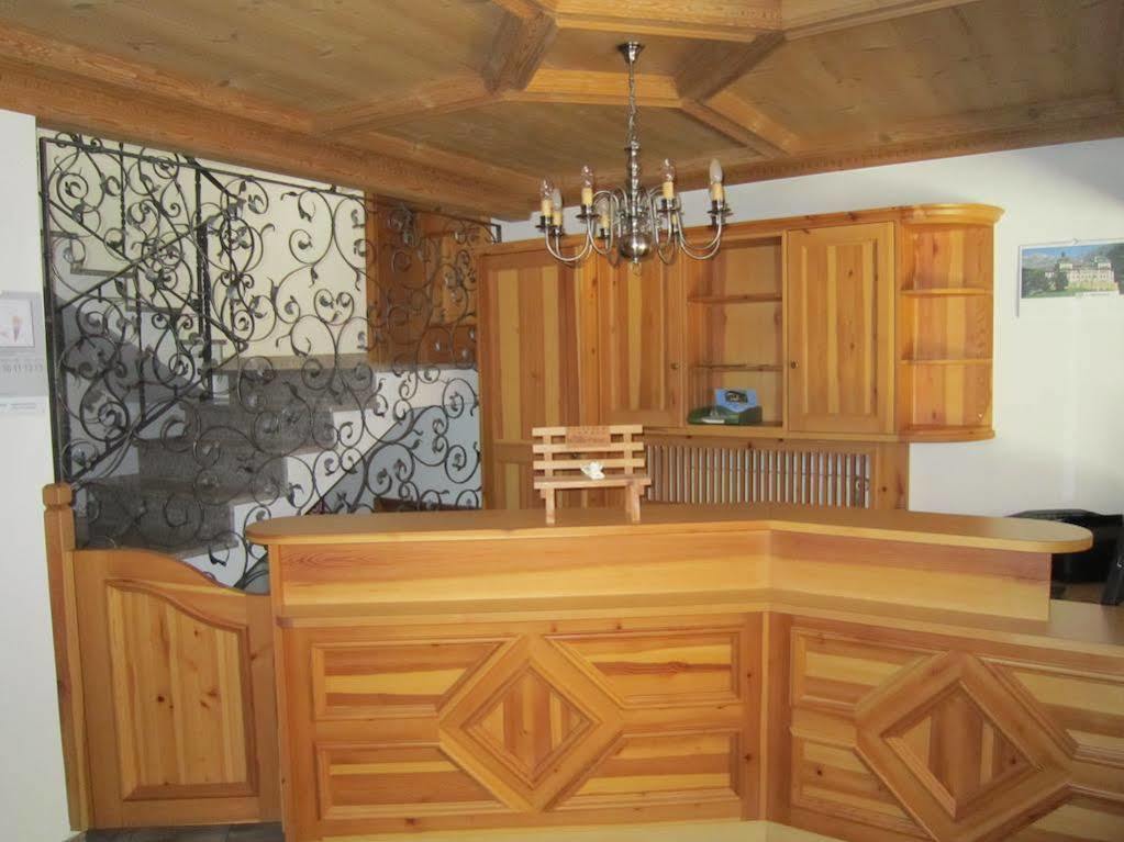 Aparthotel Garni Haus Hubertus Mals Buitenkant foto