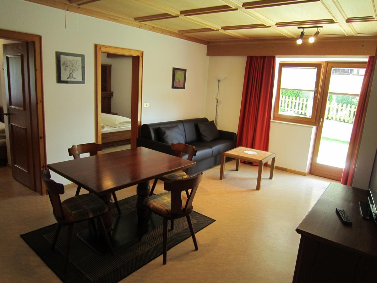 Aparthotel Garni Haus Hubertus Mals Buitenkant foto