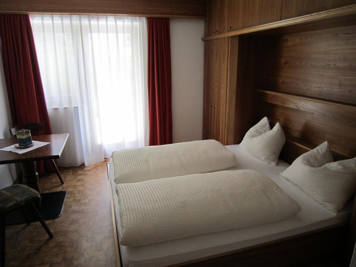 Aparthotel Garni Haus Hubertus Mals Buitenkant foto
