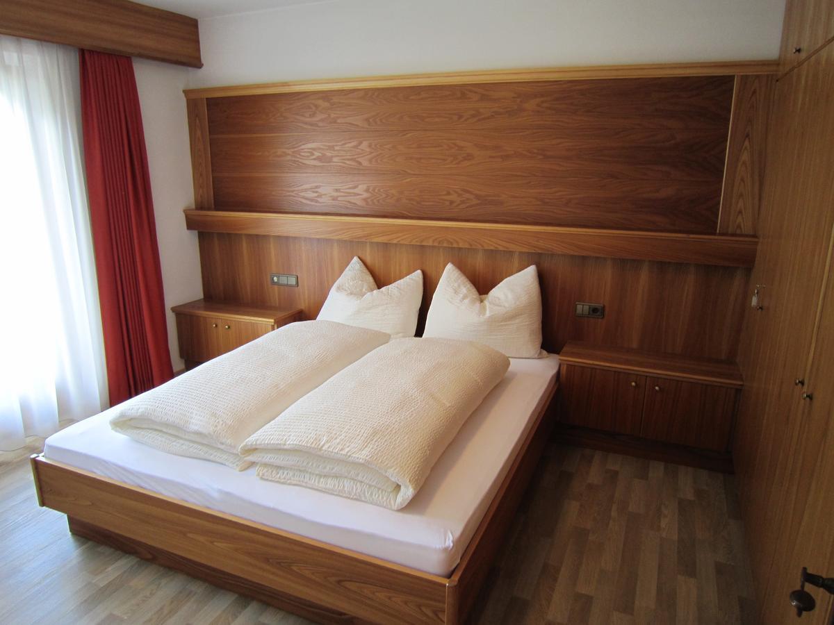 Aparthotel Garni Haus Hubertus Mals Buitenkant foto