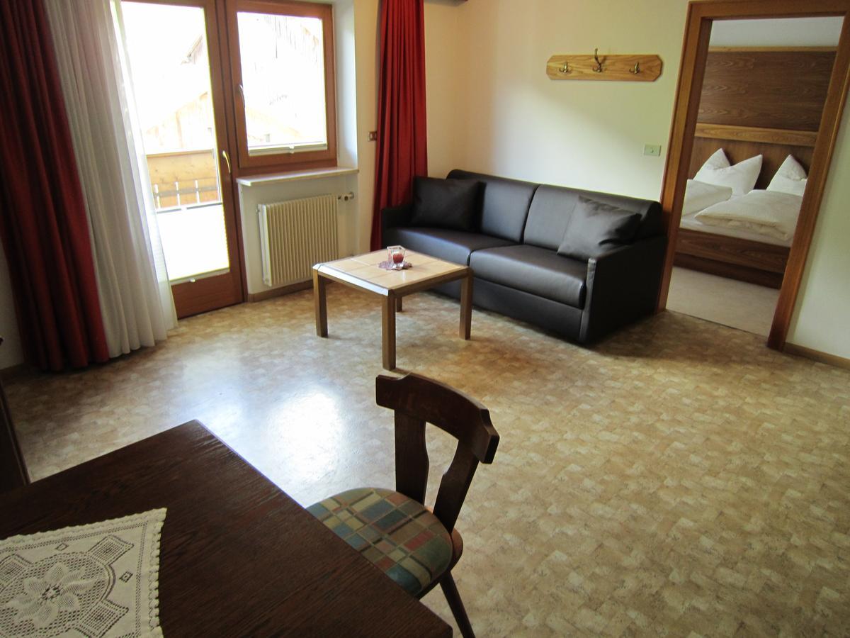 Aparthotel Garni Haus Hubertus Mals Buitenkant foto